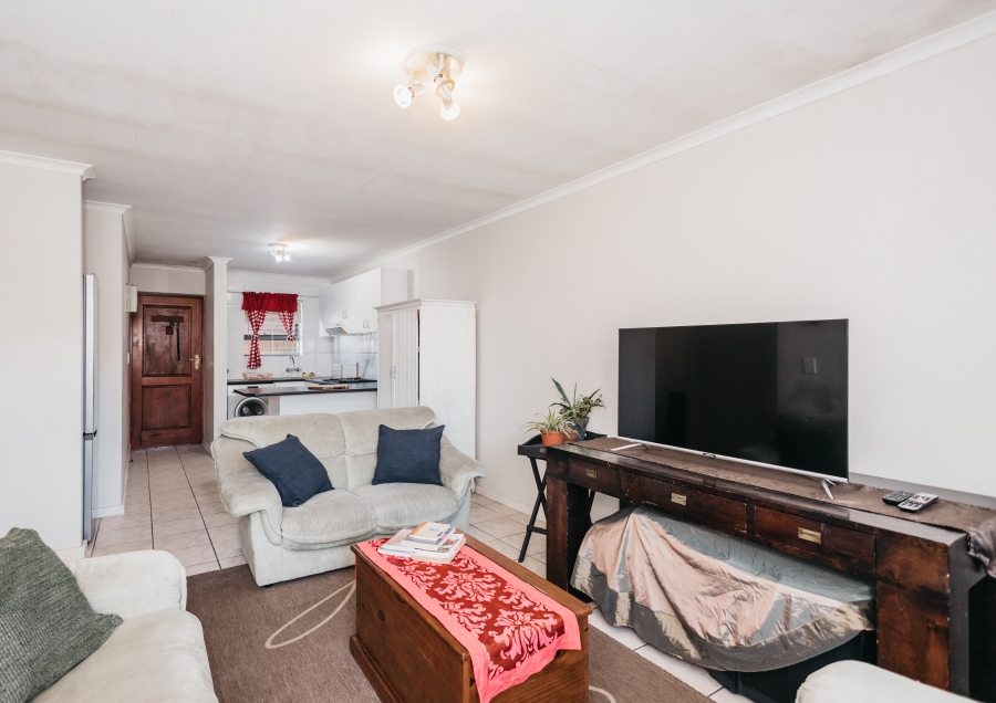 2 Bedroom Property for Sale in Oakglen Western Cape